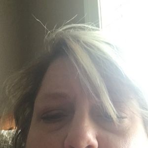 Meet your Posher, Delenia